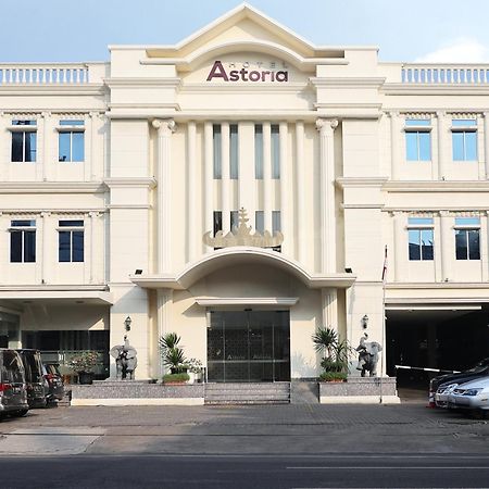 Hotel Astoria Lampung Бандар-Лампунг Экстерьер фото