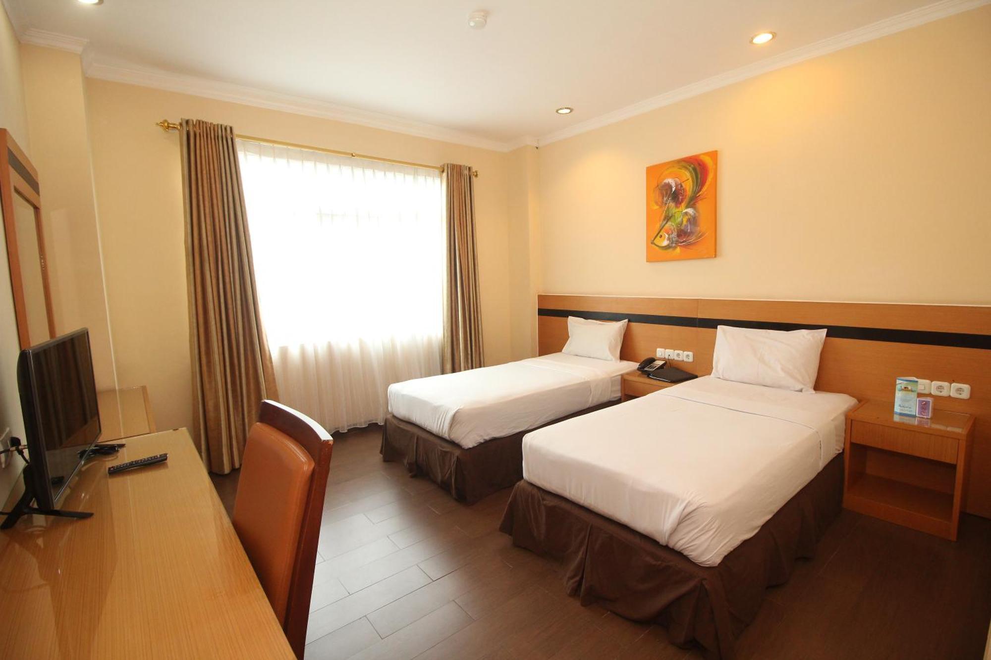 Hotel Astoria Lampung Бандар-Лампунг Экстерьер фото