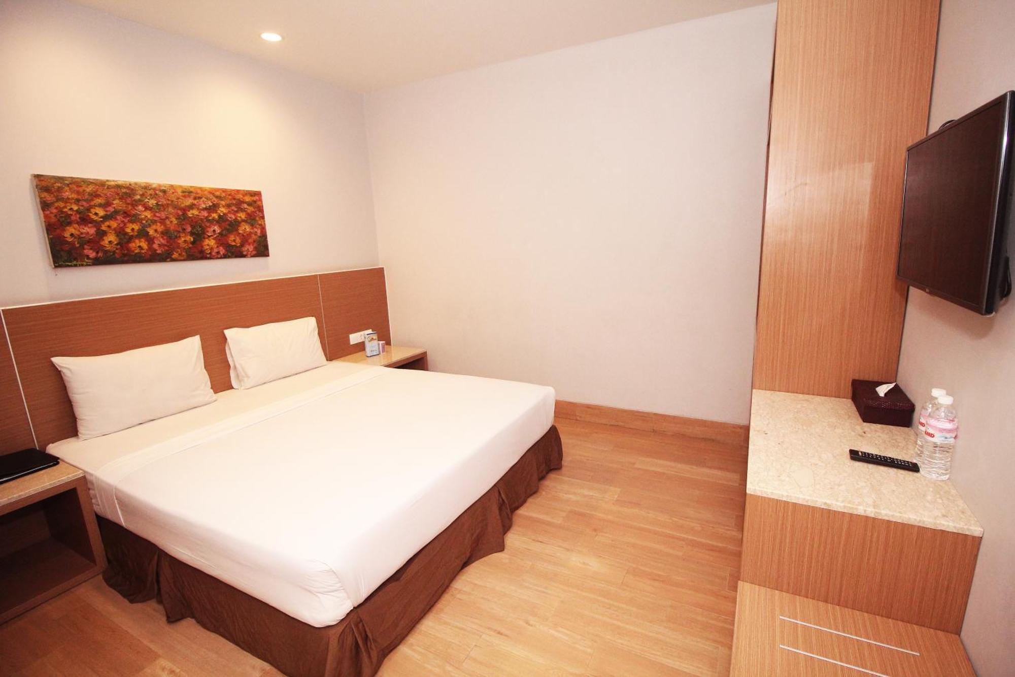 Hotel Astoria Lampung Бандар-Лампунг Экстерьер фото