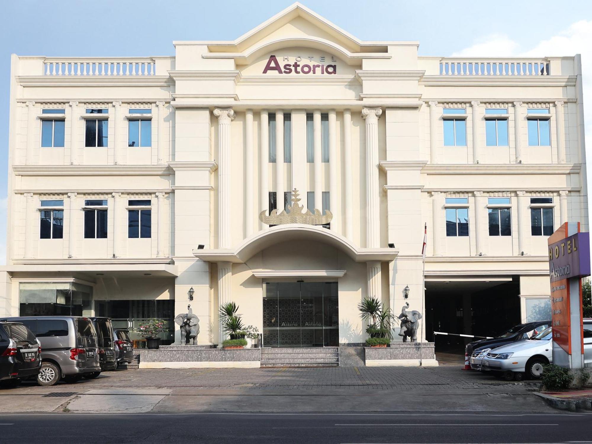 Hotel Astoria Lampung Бандар-Лампунг Экстерьер фото
