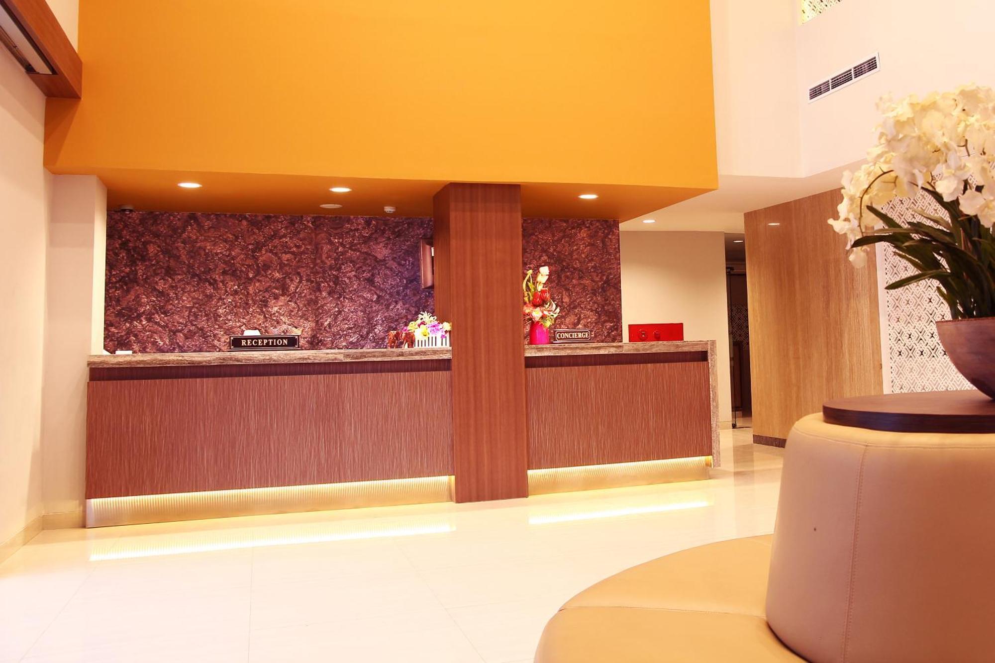 Hotel Astoria Lampung Бандар-Лампунг Экстерьер фото